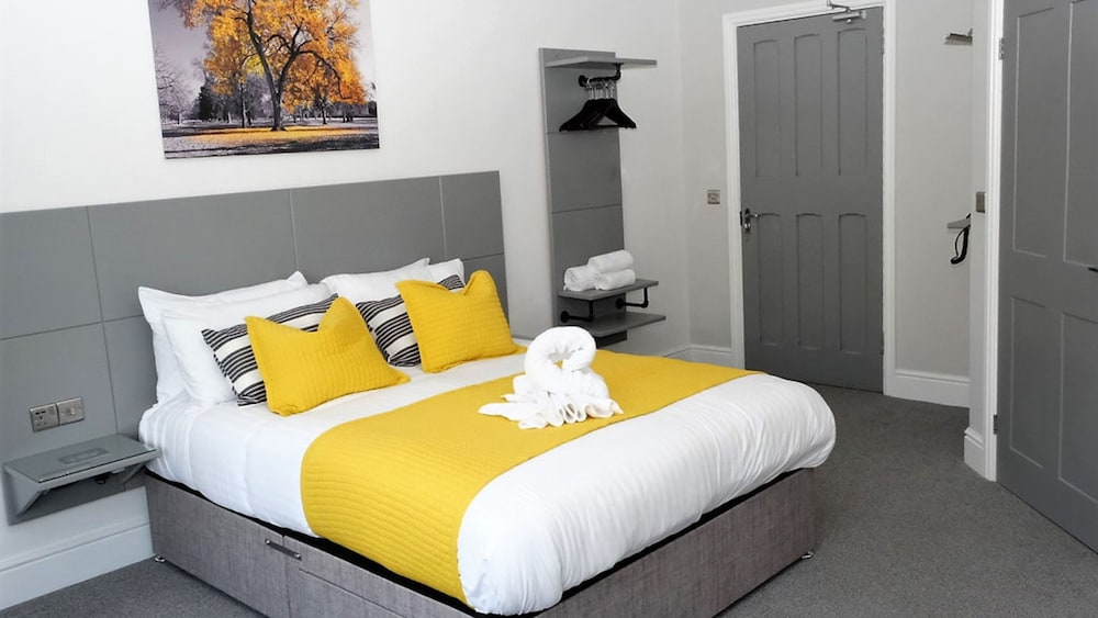 Superior Room, 1 King Bed, Courtyard View, Sea Facing photo 3