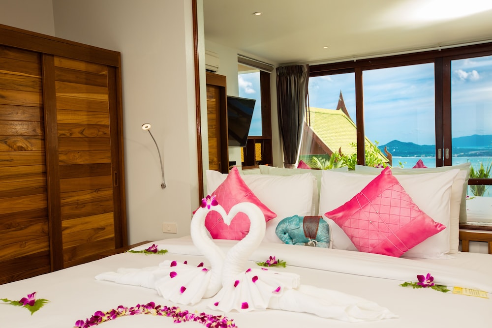 2 Bedrooms Ocean View Pool Villa photo 3