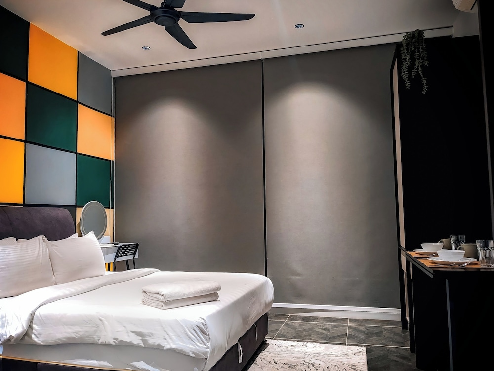 Deluxe Studio, 1 Double Bed, City View