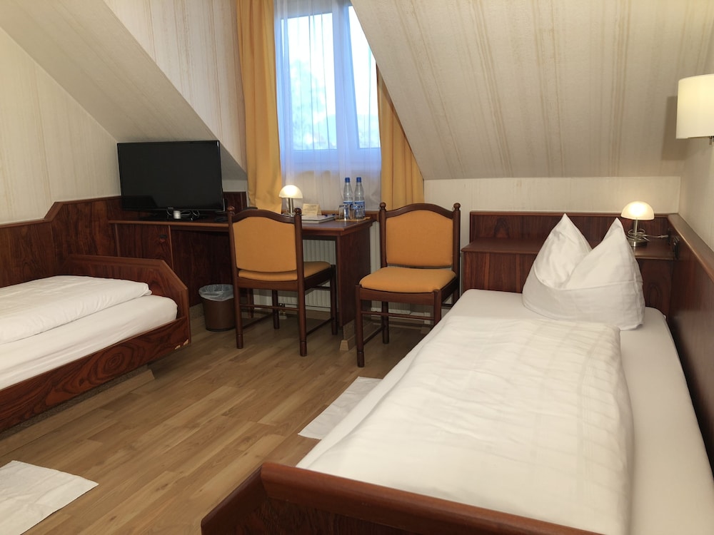 Classic Twin Room in Guest House - Photo 1