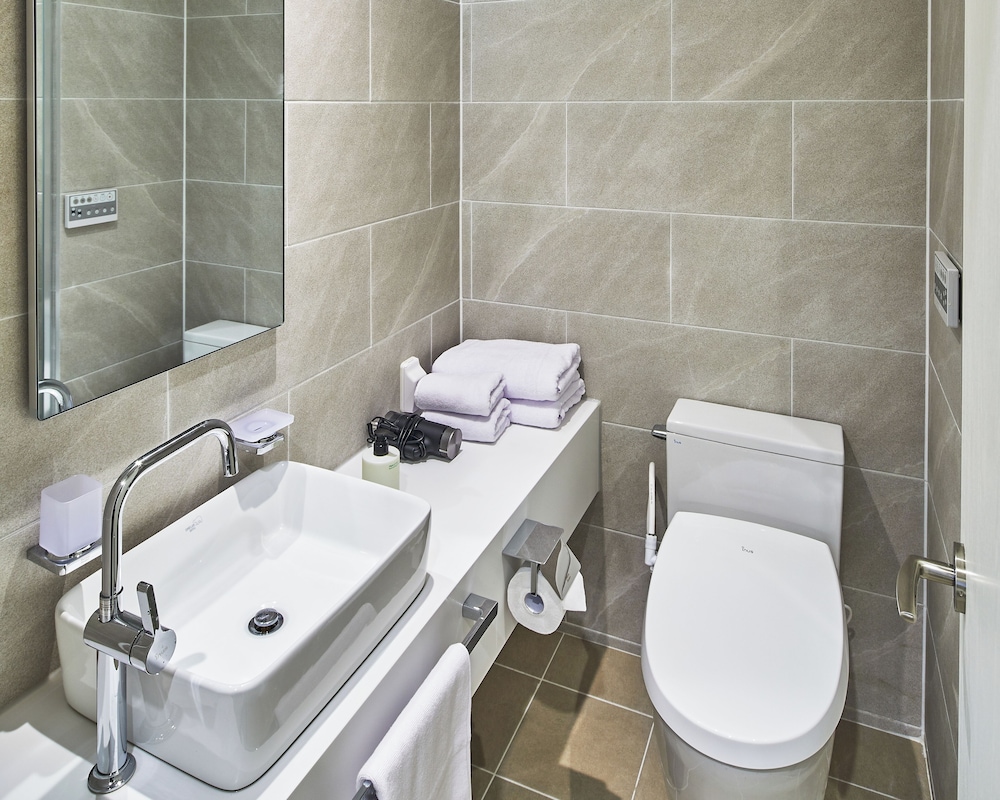 Two-Room Suite Ocean - Photo 3