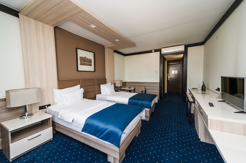 Superior Twin Room - Photo 4