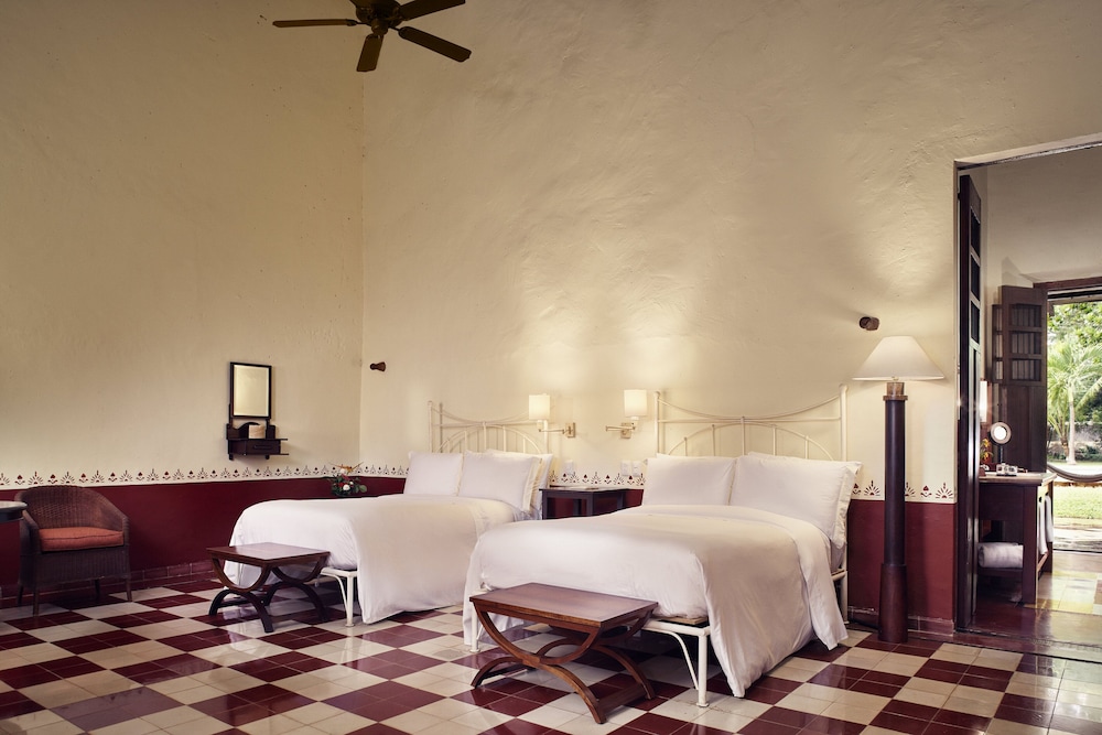 Deluxe Room - Photo 2