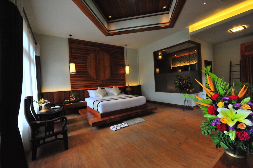 Premier Suite Double, Pool View