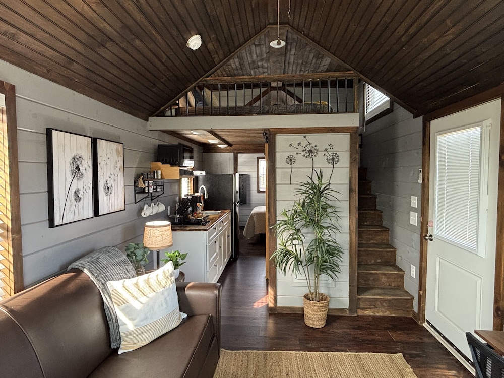 Luxury Cabin, Garden View