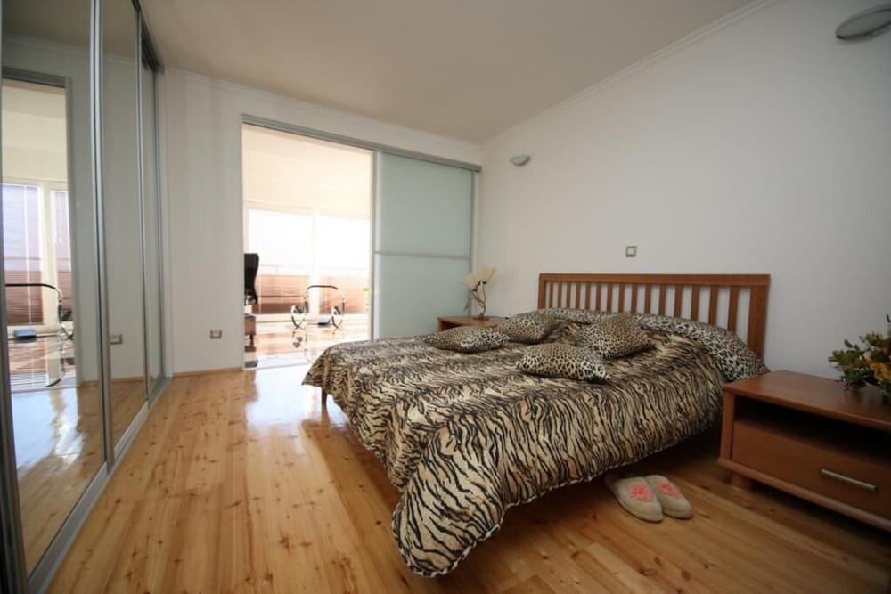 Apartment (Four Bedroom Apartment)
