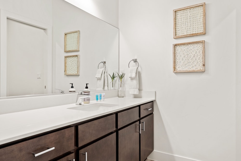 Townhome, Multiple Beds, Patio, Mountain View (Tranquility at The Lofts) photo 2