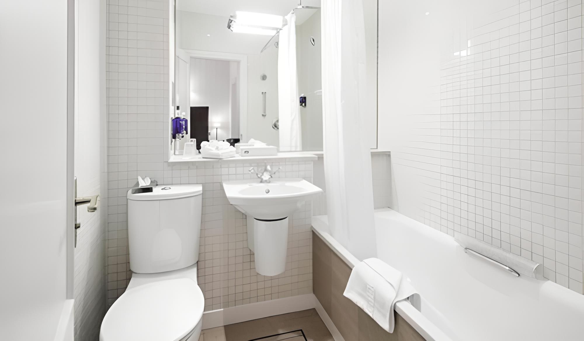 Classic Double or Twin Room - Photo 7