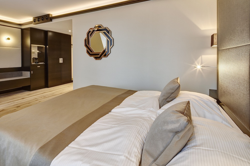 Deluxe Design Room