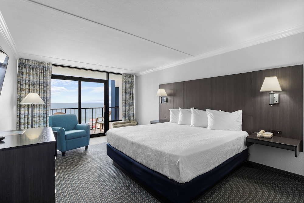 Standard Room, 1 King Bed, Non Smoking, Oceanfront photo 2