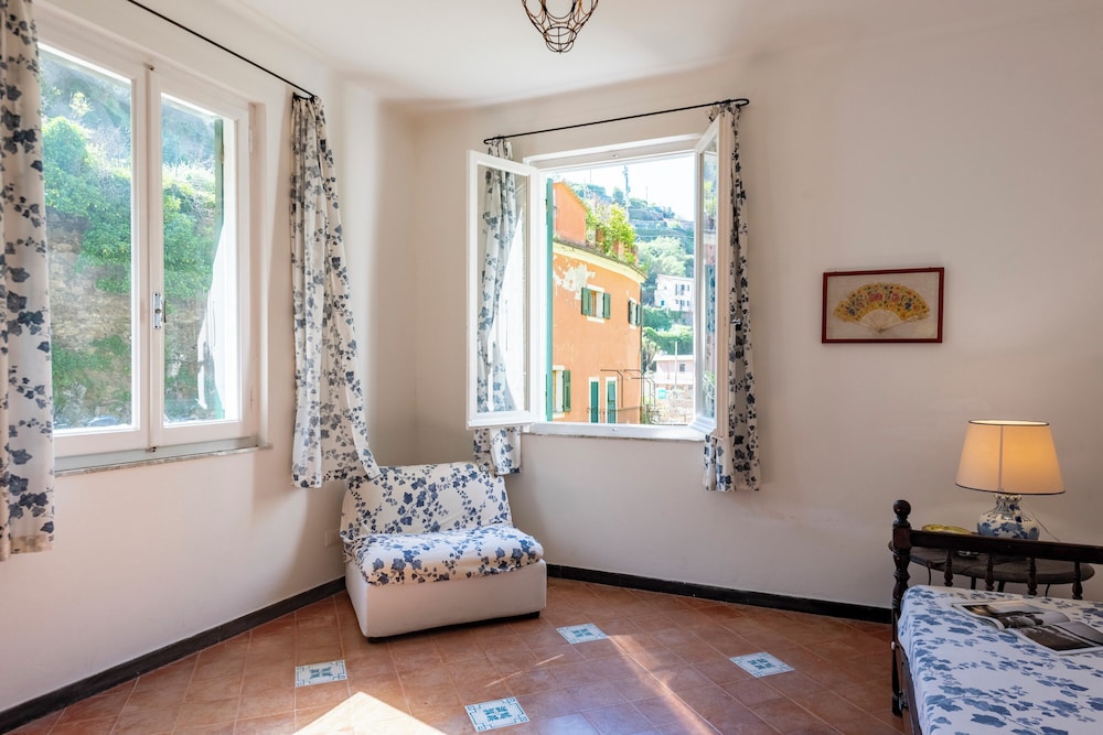 Family Apartment, Multiple Bedrooms (Middle Apartment Vernazza) photo 3