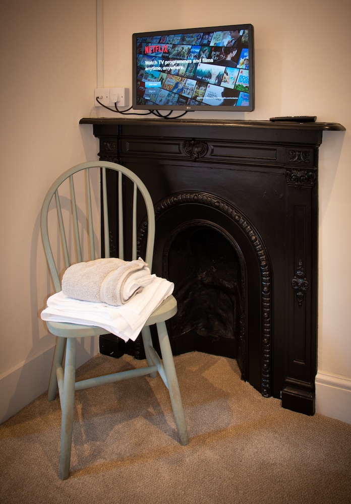 Classic Twin Room, Ensuite (Room 2) photo 3