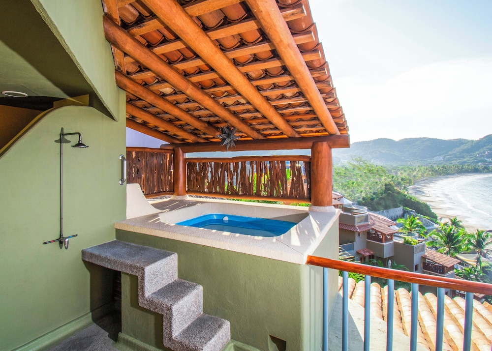 1 BEDROOM OCEAN VIEW KING WITH PLUNGE POOL - Photo 2