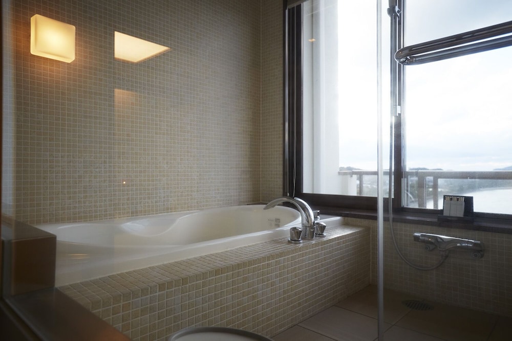 Twin Room with Fine-view Jacuzzi - Photo 2