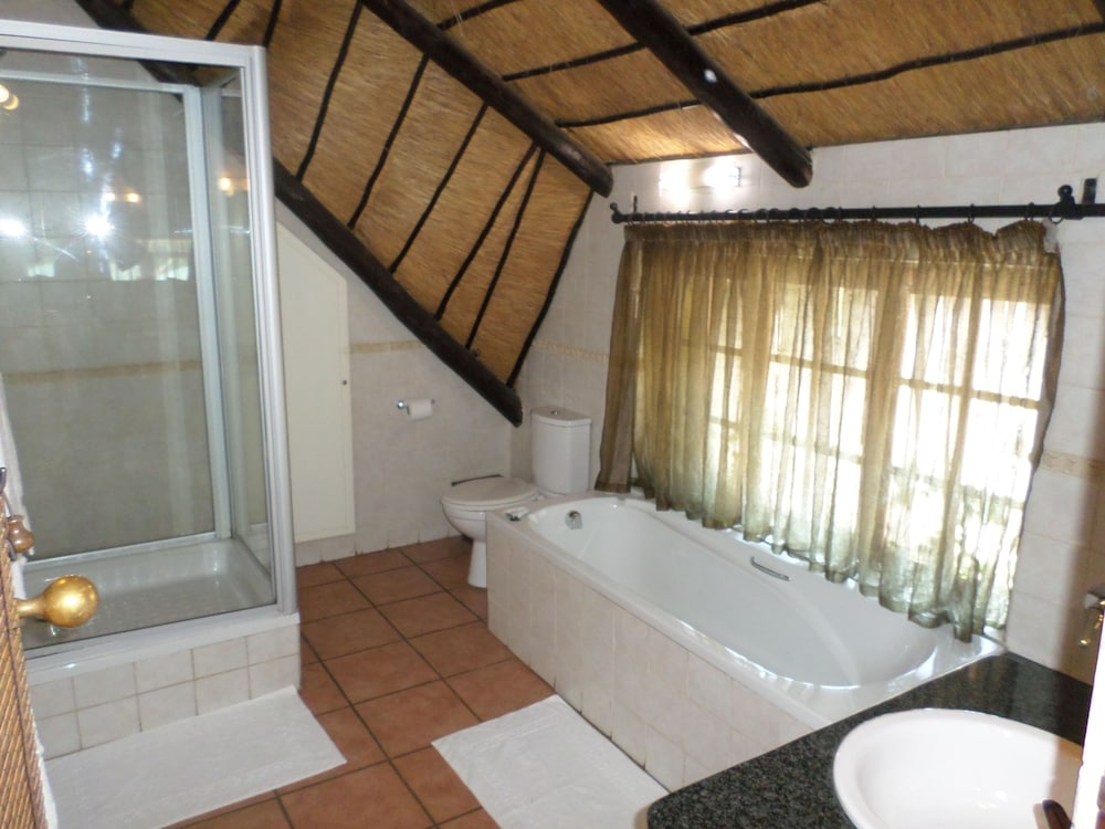 Family Room, 1 Bedroom, Non Smoking, Garden View photo 2
