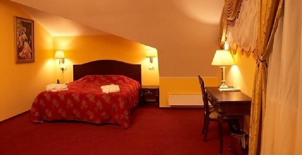 Studio Suite, River View