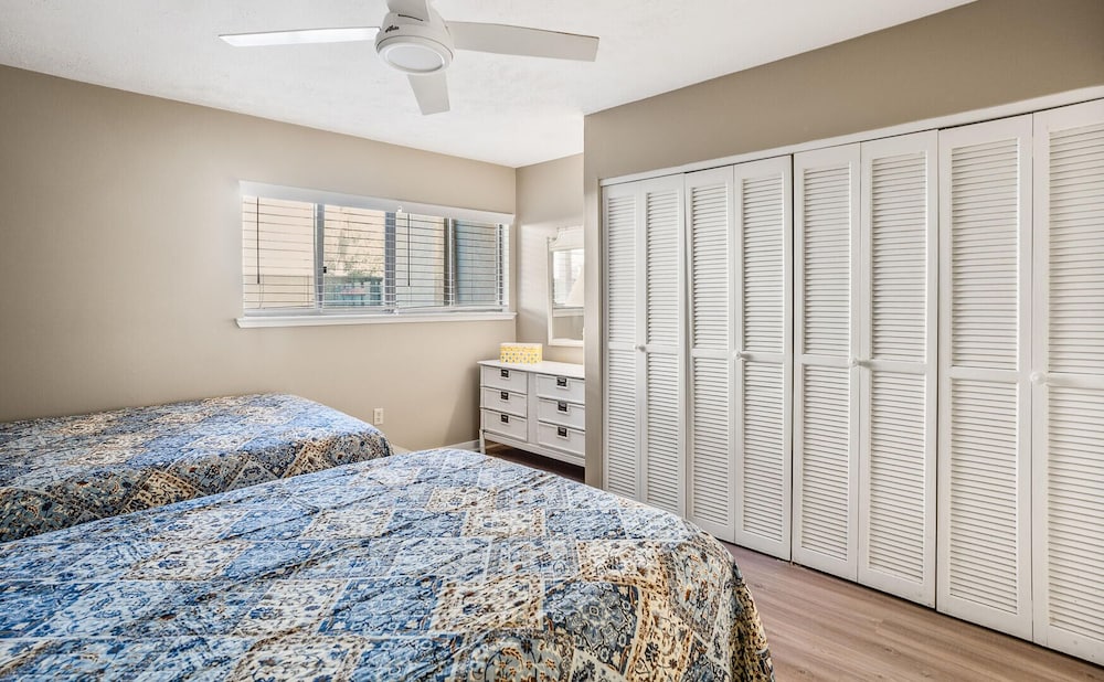 House, Multiple Beds, Kitchen, Ocean View photo 3