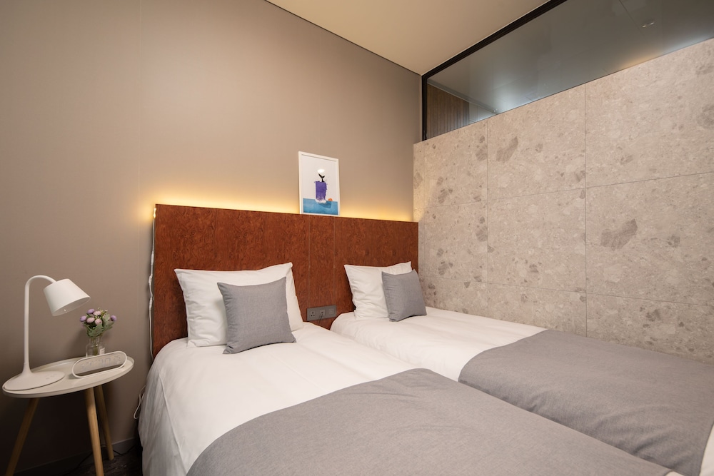 Deluxe Twin Room - Photo 2