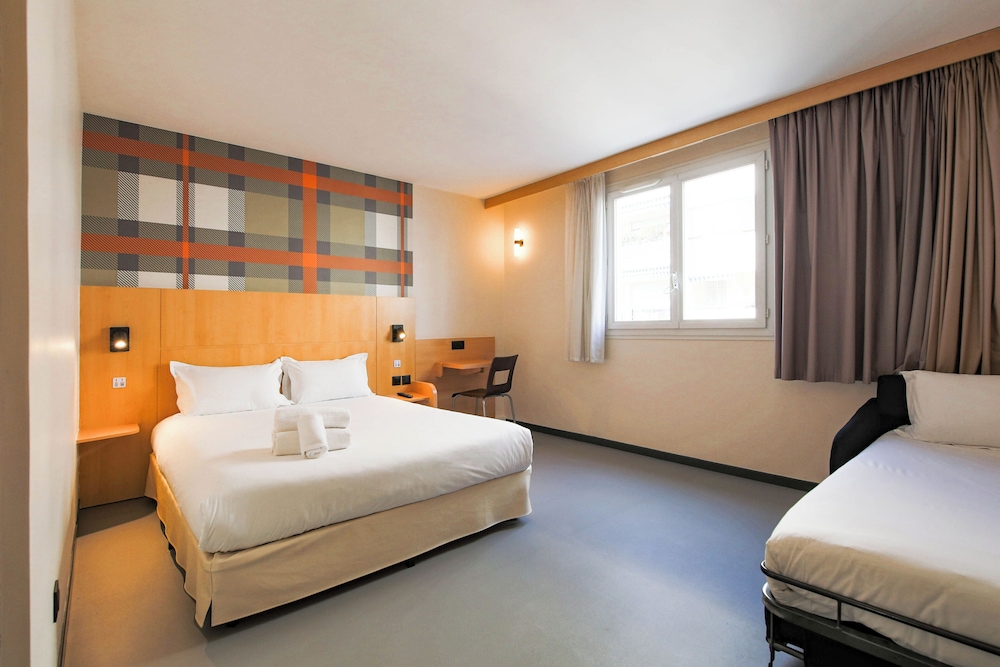 Family Quadruple room with bunkbeds and bathtub - Photo 10