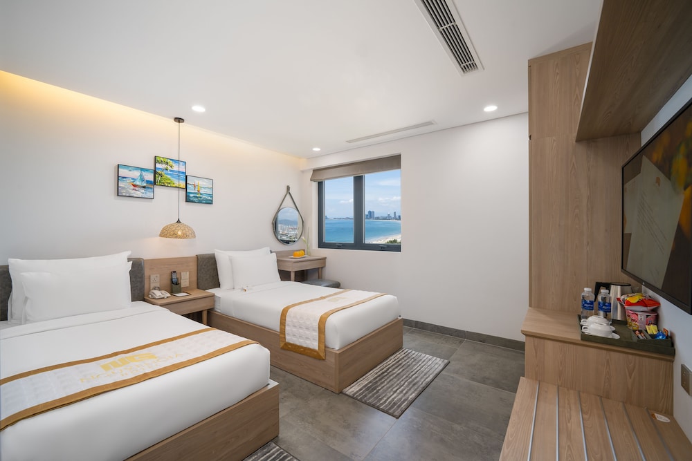 Deluxe Twin Room With Sea View - Photo 1