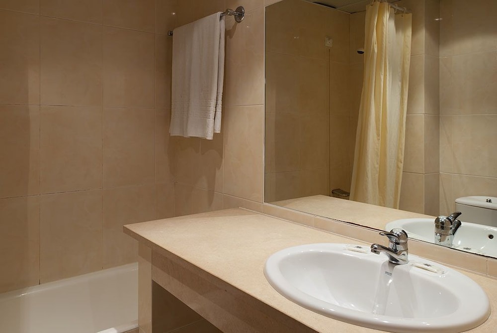 Basic Triple Room, 1 Bedroom photo 3