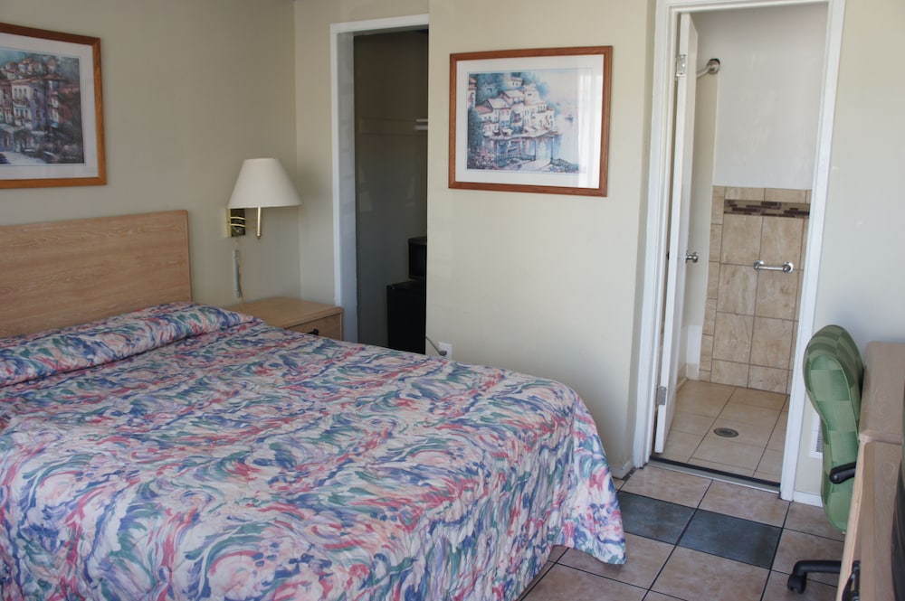 Standard Room, 2 Queen Beds, Non Smoking