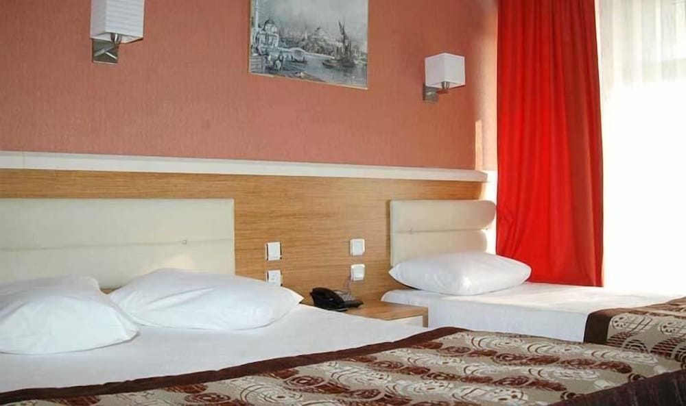 Standard Triple Room, Sea View photo 3