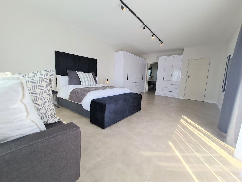Executive Penthouse photo 1