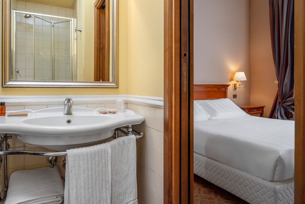 Superior Double Room - Photo 9