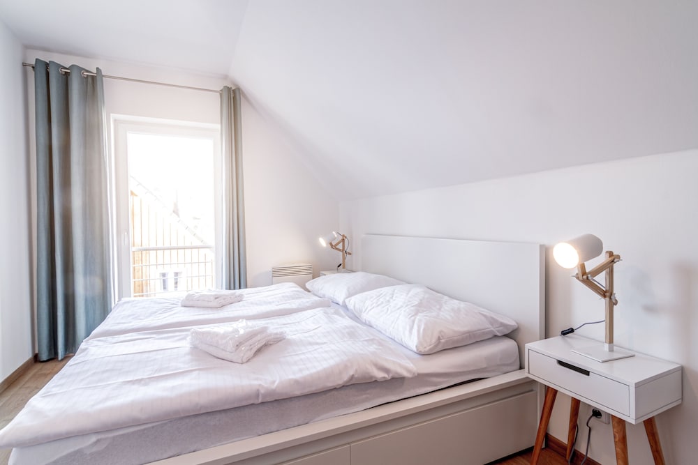 Deluxe House, 2 Bedrooms, Fireplace (HOUSE 12)