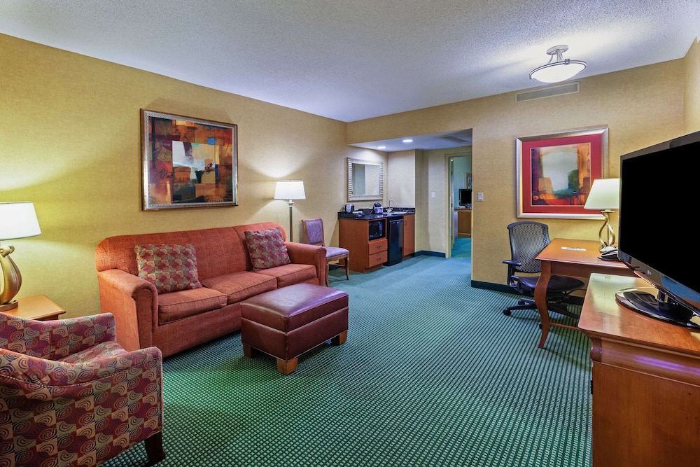 Embassy Suites by Hilton Greensboro Airport, Photo 2