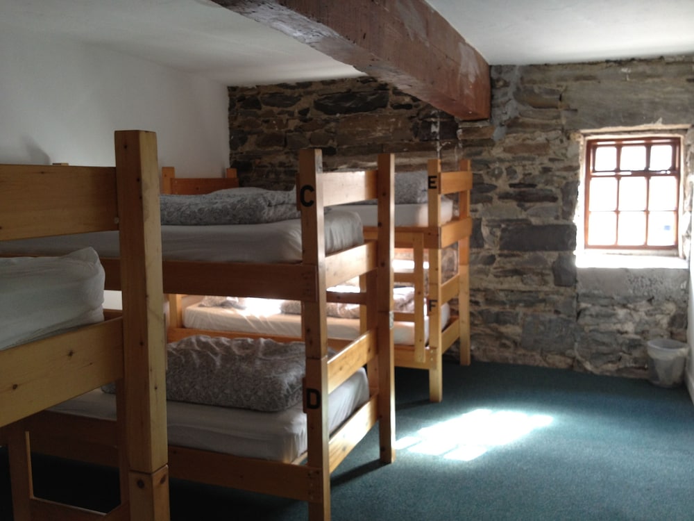 Bed in 6-bed mixed dormitory photo 1