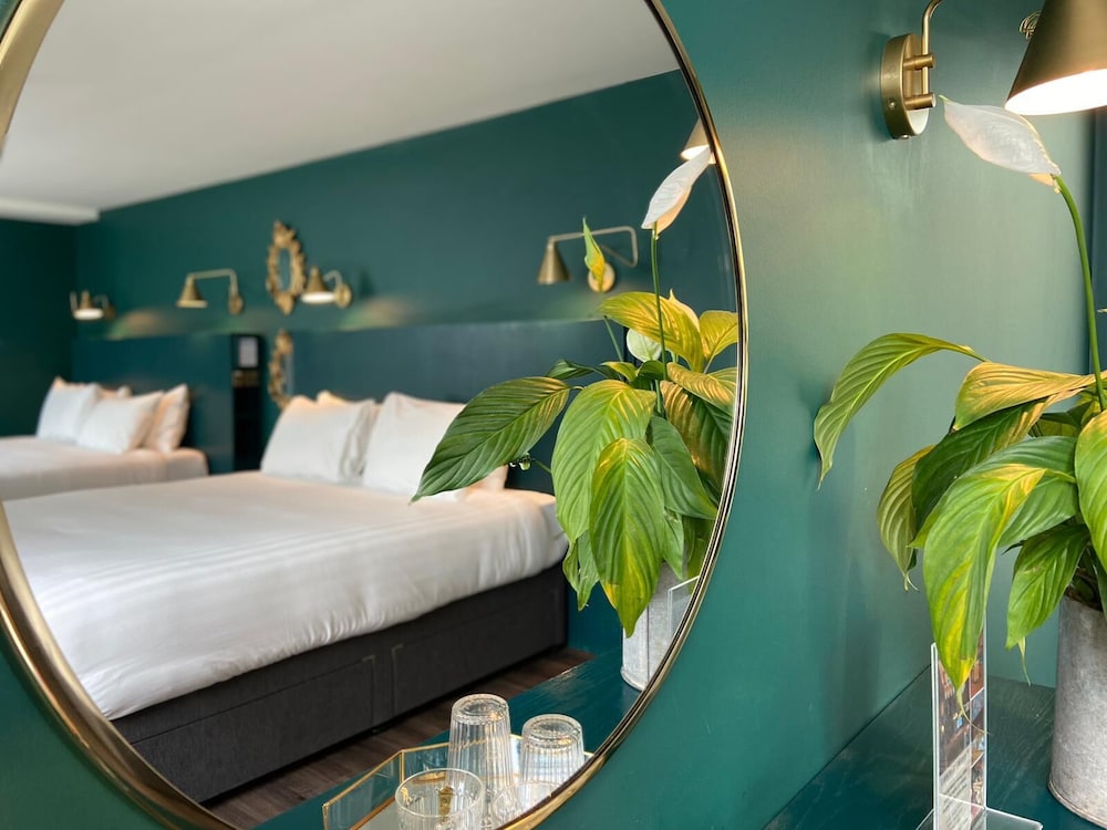 Deluxe Double and Twin Room