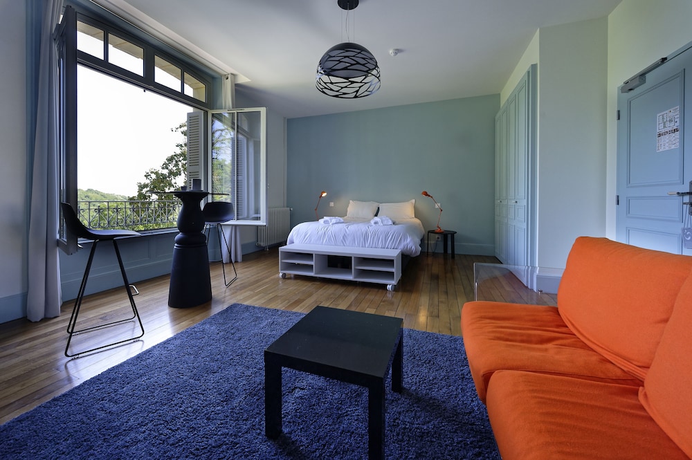 Deluxe Double Room, 1 Queen Bed, Pool View