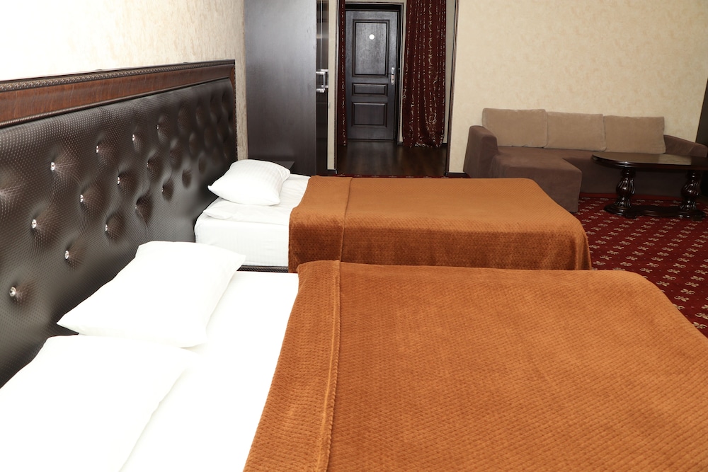 Premium Twin Room photo 2