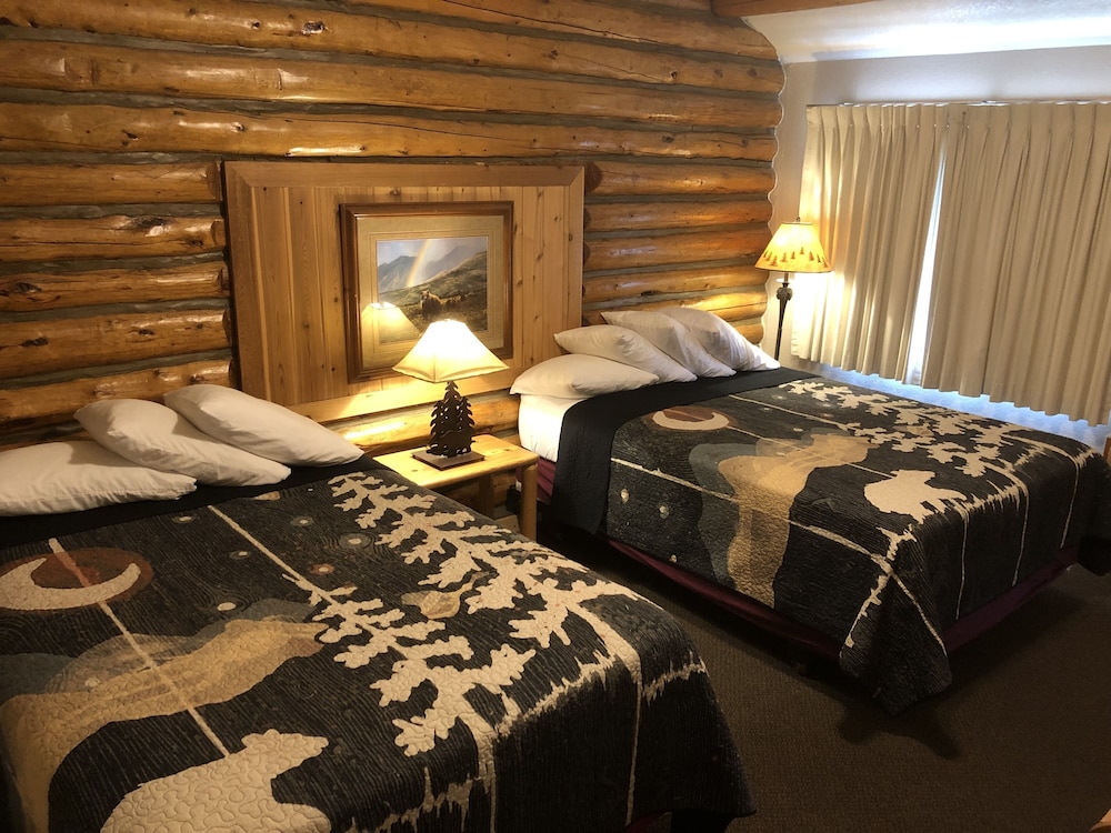Motel, MT. Washburn (110) - Queen, Full, Private Bath, Shower, TV, MW, F, No Roll-away photo 3
