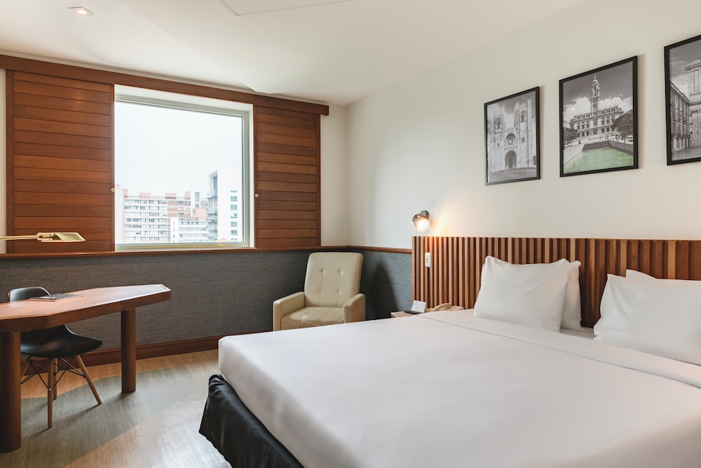 Deluxe Room - Photo 3