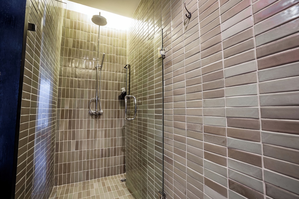 Deluxe Room, 2 Twin Beds, Bathtub - Photo 5