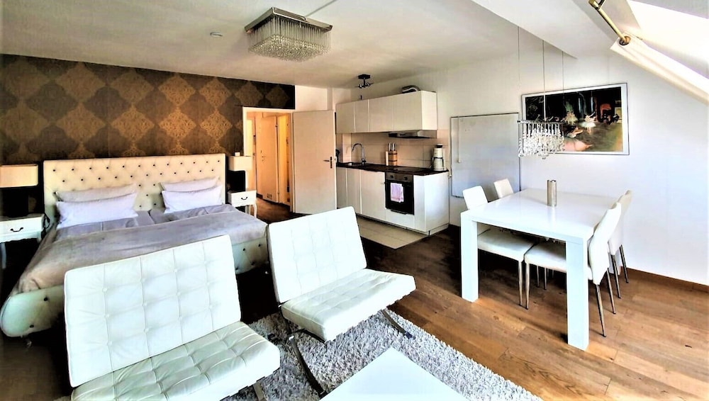 Studio, Kitchenette photo 3