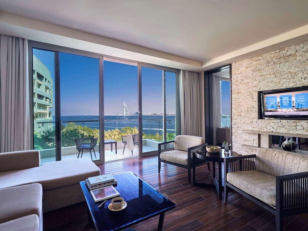 Senior Suite, 1 King Bed, Sea View