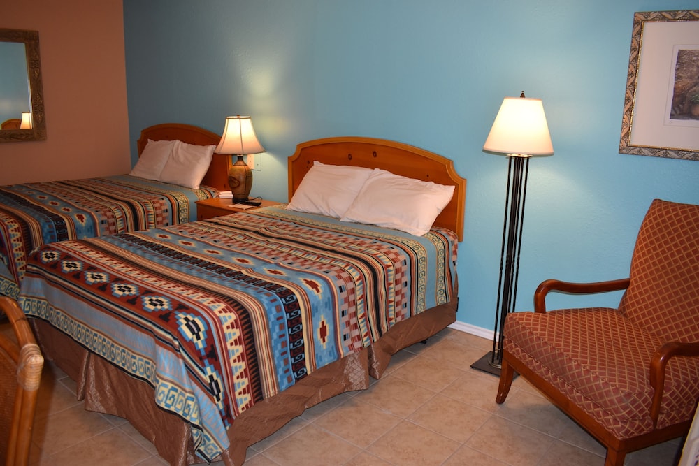 Standard Double Room, 2 Queen Beds, Smoking photo 2