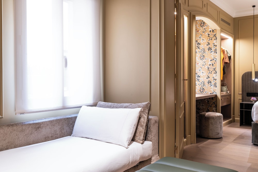 Premium Double Room (Avenida)