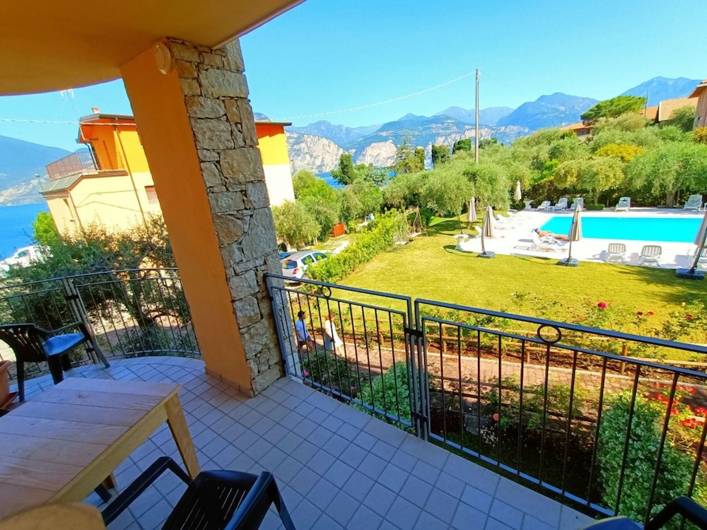 Classic Suite, 1 Bedroom, Balcony, Poolside