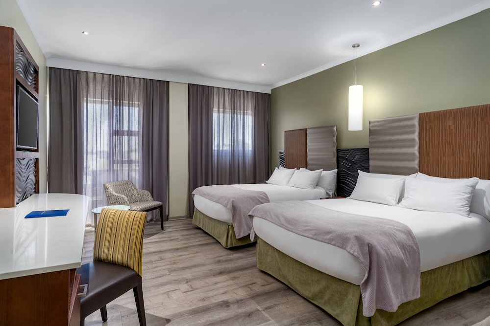 Family Room, 2 Double Beds photo 3