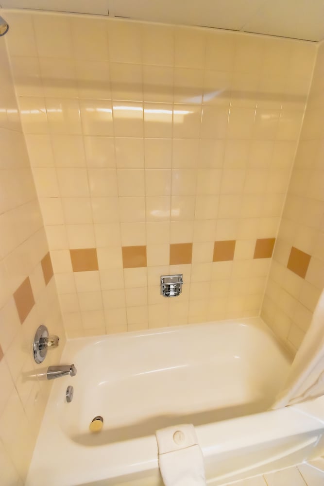 Deluxe Room, 2 Queen Beds - Photo 7