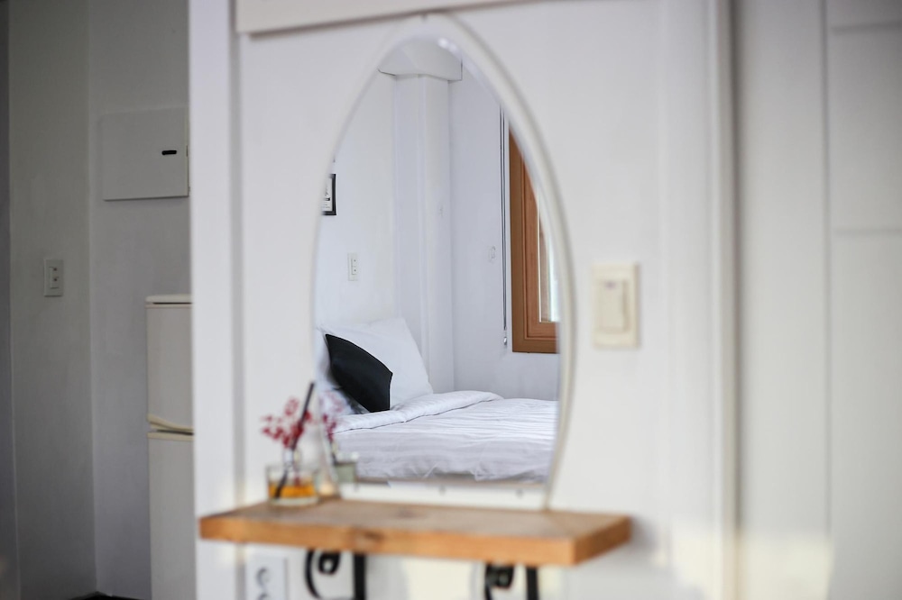Basic Room, 1 Bedroom (Daisy 303(Ocean View)) - Photo 11