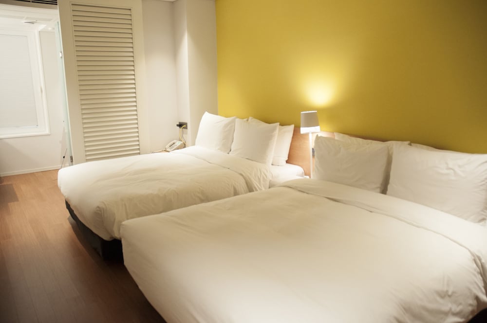 Family Double Room, 2 Queen Beds photo 2