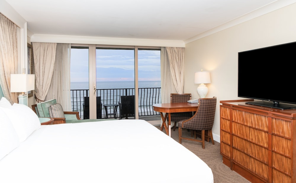 Oceanfront Presidential King Balcony Suite photo 3