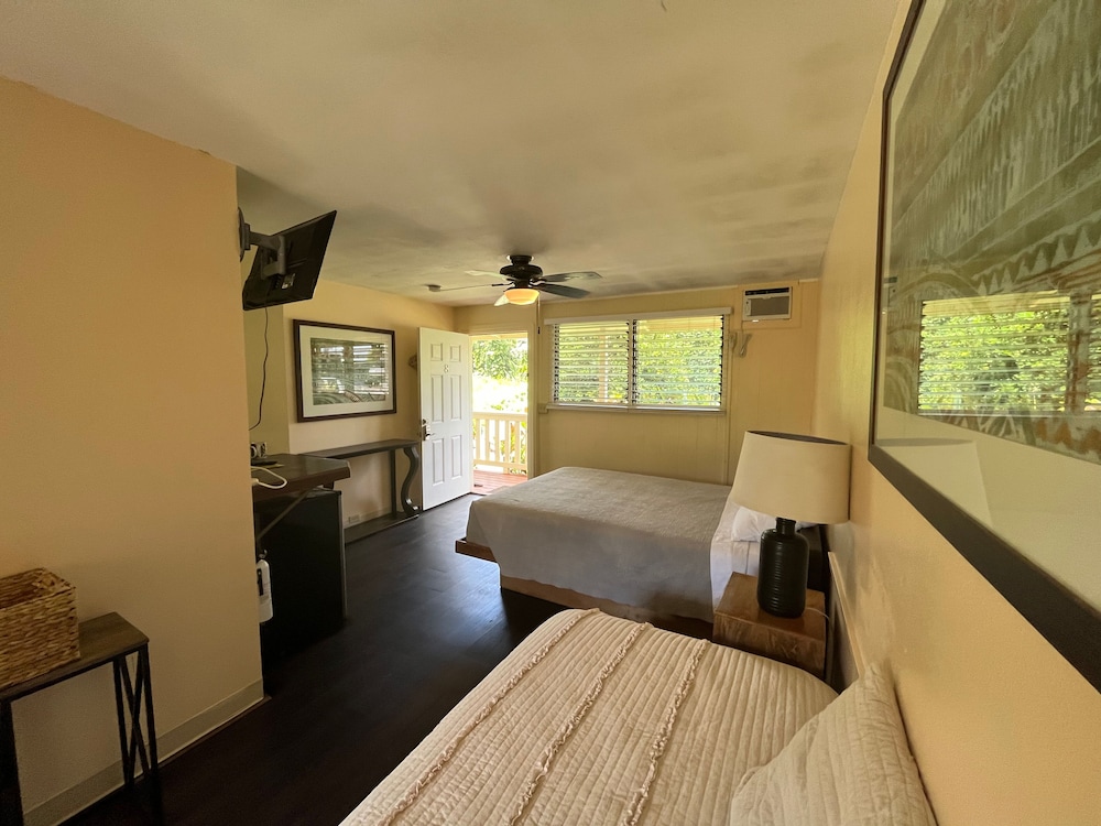 #08 Standard Cottage, 1 Queen Bed, Private Bathroom, Garden View photo 1