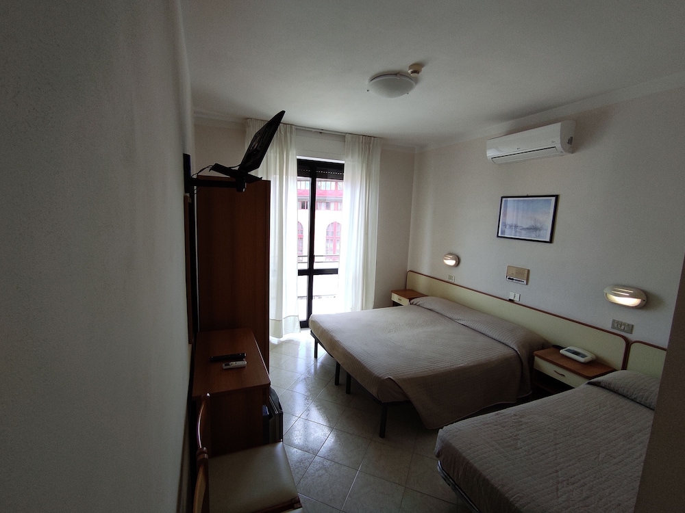 Comfort Triple Room